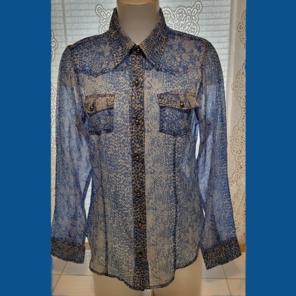 Cumberland Outfitters sheer blue/white button down western shirt size M